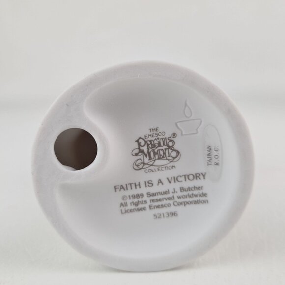 Precious Moments 521396 "Faith Is A Victory" Retired Porcelain Figurine Vntg - Picture 5 of 6